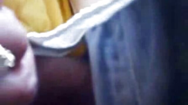 Odlično :  Rjavolaska Latina babe dobi udarec v svojem lastnem seks videu Video posnetki za odrasle 
