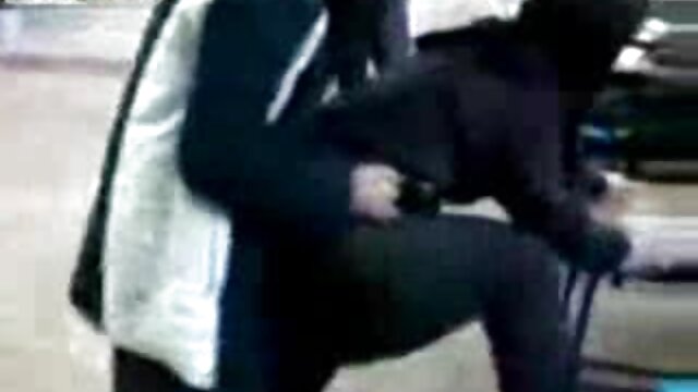 Odlično :  Latina sledi moškemu v pisarno, kjer jo čaka koicija Video posnetki za odrasle 