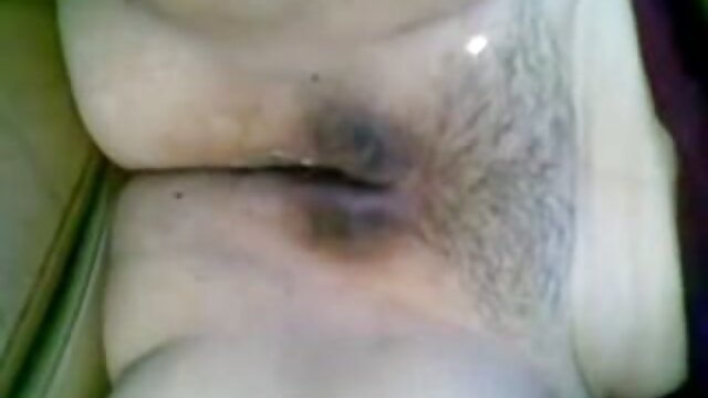 Odlično :  Deklico z začezanimi lasmi zajebe moški z rokavicami iz lateksa Video posnetki za odrasle 