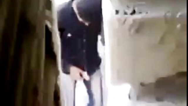 Odlično :  Lezbično ljubljenje v spalnici popestri datum, ki je šel slabo Video posnetki za odrasle 