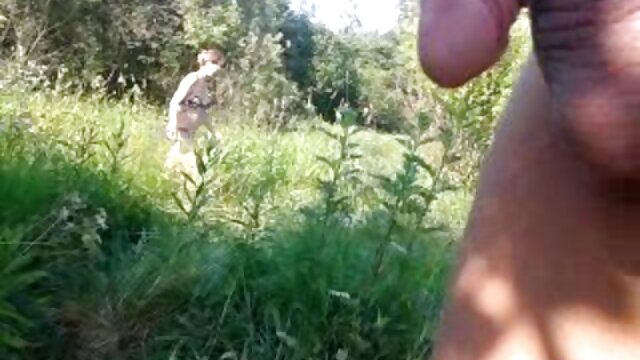Odlično :  Ubogljiva psička naredi vse, kar želi partner od nje Video posnetki za odrasle 