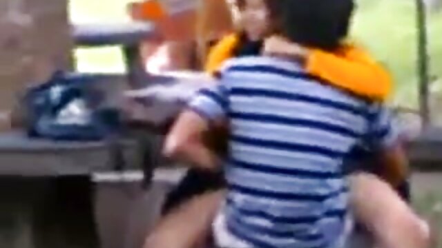 Odlično :  Po blowjob na prostem, slutty blondinka želi več dicking Video posnetki za odrasle 