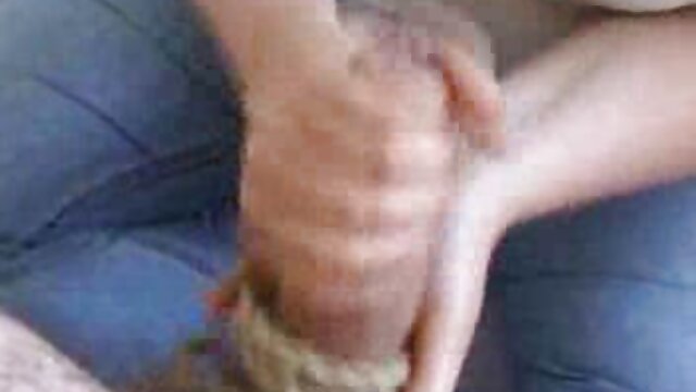 Odlično :  Rjavolaska dojenček v seksi spodnjem perilu se poigrava s svojo piko od blizu Video posnetki za odrasle 