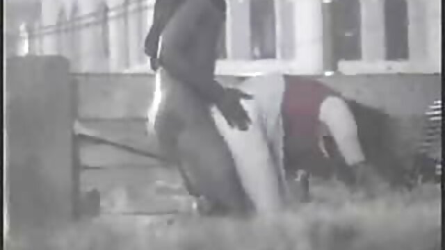 Odlično :  Ljubiteljska blondinka bo pokazala svoje oralne sposobnosti Video posnetki za odrasle 