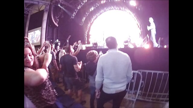 Odlično :  Prsata rdečelaska zvabi kolega v jebanje v praznem razredu Video posnetki za odrasle 
