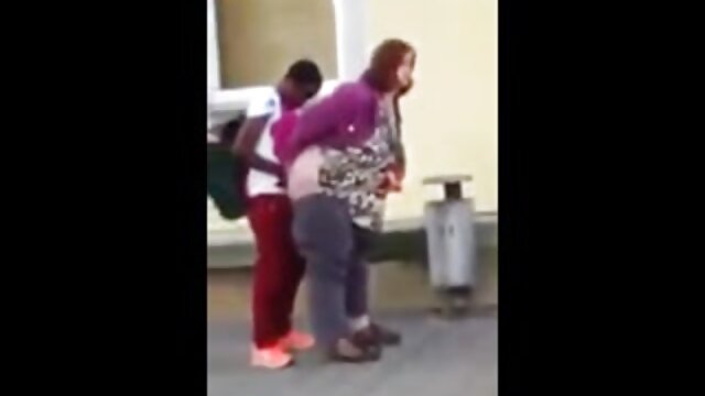 Odlično :  Hudo rjavolasko študentko zajebal trije učitelji v razredu Video posnetki za odrasle 