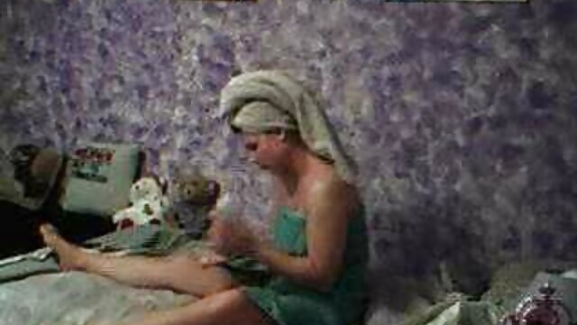 Odlično :  Tri poželjive bejbe hrepenijo po igranju in lizanju Video posnetki za odrasle 