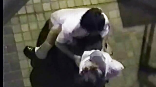 Odlično :  Petite blonde je zajebal en pohoten big-dicked žebljiček Video posnetki za odrasle 