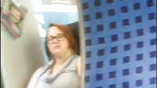 Odlično :  Človek ne zapravi priložnosti, da bi pribil suhko Latino sosedo Video posnetki za odrasle 
