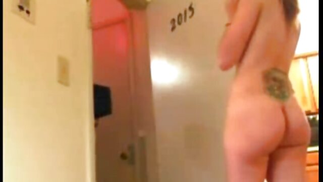 Odlično :  Karizmatična blond najstnica piha vohunskega polbratovega tiča Video posnetki za odrasle 
