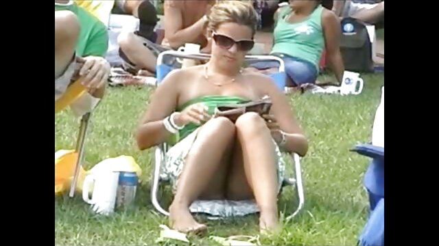 Odlično :  Dostavljavka vzame več kot napitnino od pohotnega samotarja Video posnetki za odrasle 