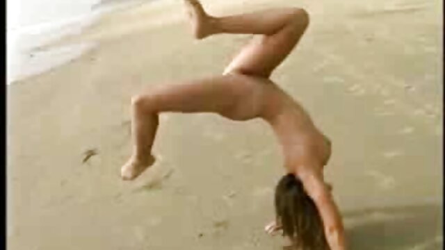 Odlično :  Navihana tranny postane divja s pohotno porno zvezdo Video posnetki za odrasle 