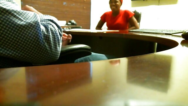 Odlično :  Tesno telo nimfo MILF ima spolne odnose s svojim fantom v javnosti Video posnetki za odrasle 