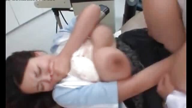 Odlično :  Prvo muco vrtanje za babe s strani drugega moškega pred BF Video posnetki za odrasle 