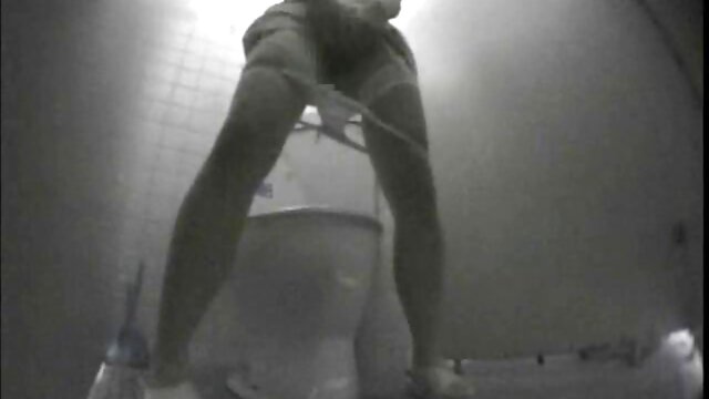 Odlično :  Vročo pumo grobo zajebe njen lastni pastorek Video posnetki za odrasle 