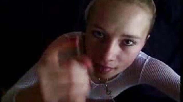 Odlično :  Petite blond teen gets zapeljati veliki petelin sosed Video posnetki za odrasle 