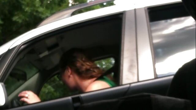Odlično :  Očarljiva najstnica ima intervju na kavču s starejšim fantom Video posnetki za odrasle 