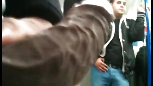 Odlično :  Cougar bi želela svojemu novemu kolidžu ponuditi nekaj seksnih nasvetov Video posnetki za odrasle 