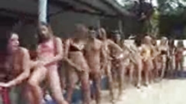Odlično :  Blondinka puma seksa v pisarni z novim kolegom Video posnetki za odrasle 