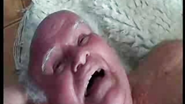 Odlično :  Diva z velikimi joški se za seks odloči za fanta z velikim črnim tičem Video posnetki za odrasle 